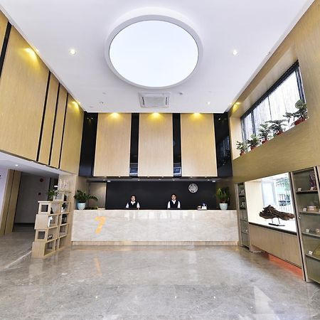 7 เดย์ พรีเมียม เซี่ยงไฮ้ ไวลด์แอนนิมอล พาร์ค Hotel Nanhui ภายนอก รูปภาพ