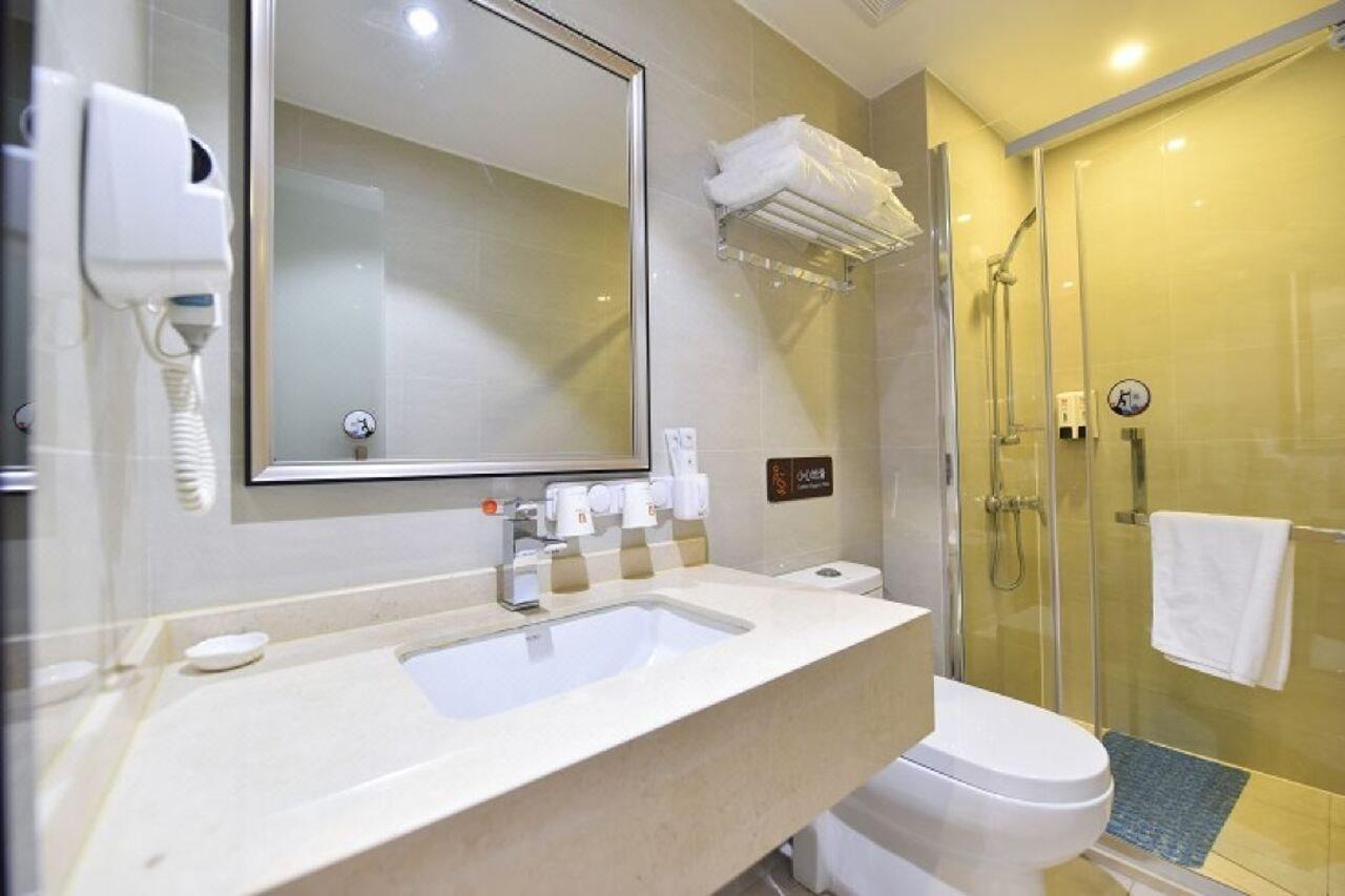 7 เดย์ พรีเมียม เซี่ยงไฮ้ ไวลด์แอนนิมอล พาร์ค Hotel Nanhui ภายนอก รูปภาพ