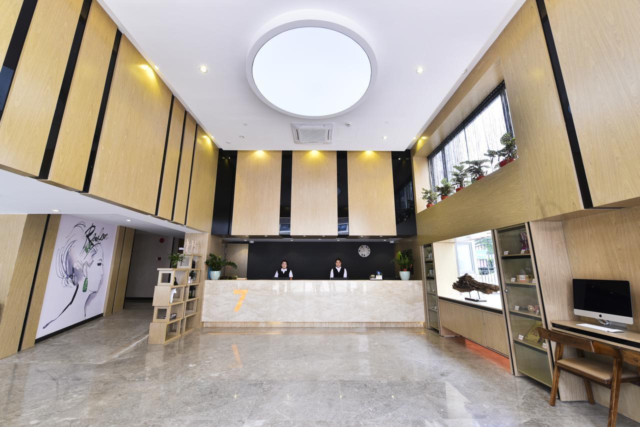 7 เดย์ พรีเมียม เซี่ยงไฮ้ ไวลด์แอนนิมอล พาร์ค Hotel Nanhui ภายนอก รูปภาพ