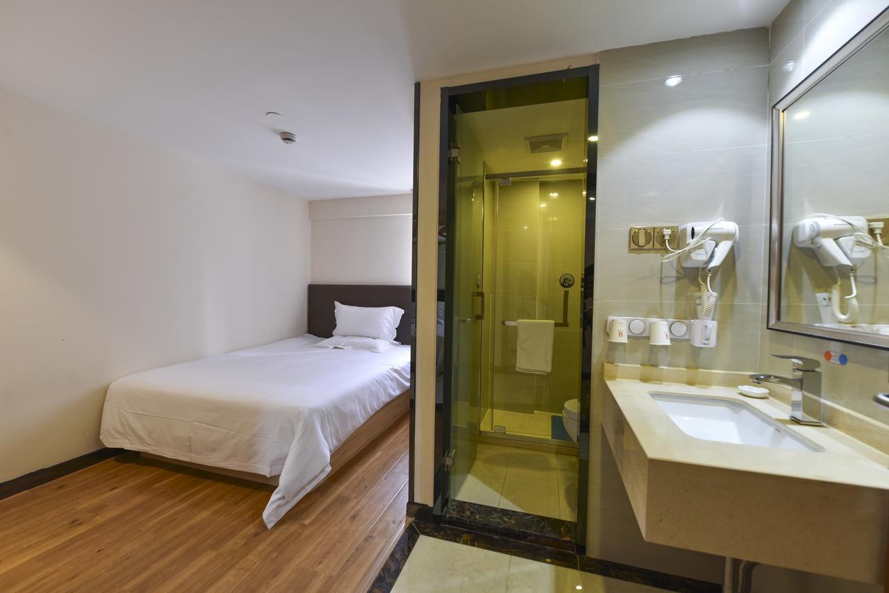 7 เดย์ พรีเมียม เซี่ยงไฮ้ ไวลด์แอนนิมอล พาร์ค Hotel Nanhui ภายนอก รูปภาพ