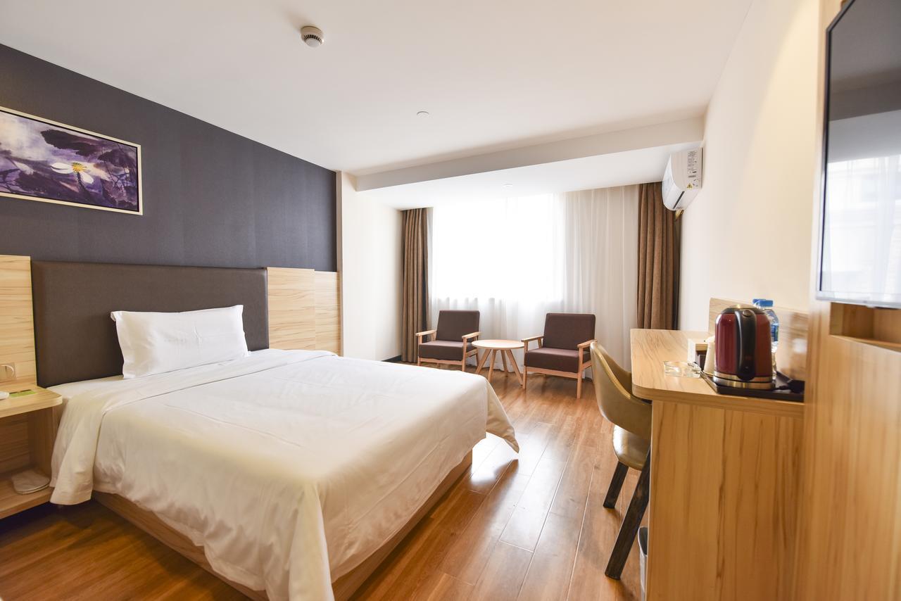7 เดย์ พรีเมียม เซี่ยงไฮ้ ไวลด์แอนนิมอล พาร์ค Hotel Nanhui ภายนอก รูปภาพ