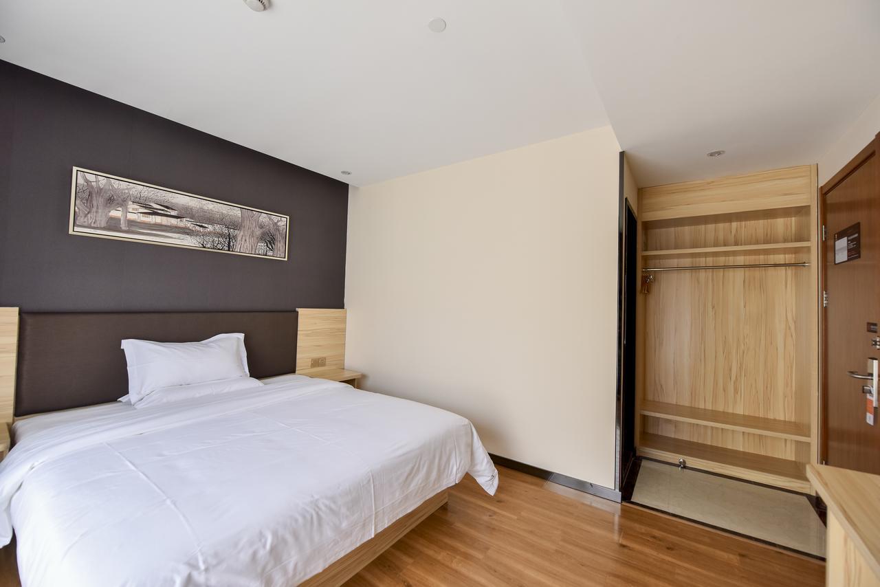 7 เดย์ พรีเมียม เซี่ยงไฮ้ ไวลด์แอนนิมอล พาร์ค Hotel Nanhui ภายนอก รูปภาพ